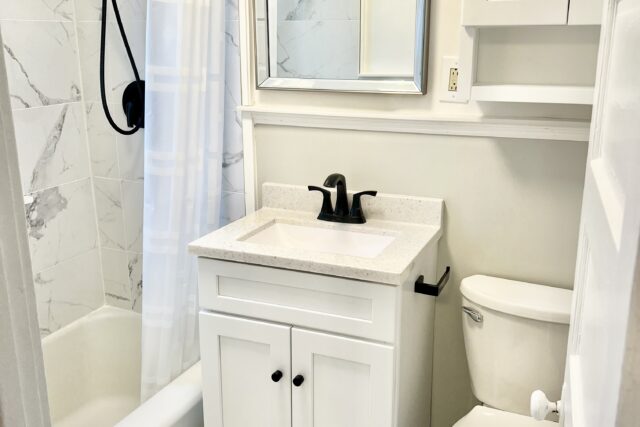 1009 Madison St. #12 – 1 Bedroom Apartment All Utilities, WiFi, Furnishings, Laundry, A/C Included