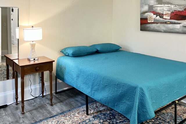 514 Walnut Ave. #5 – 2 Bedroom Apartment In-Unit Laundry All Utilities, WiFi, Furnishings, A/C Included